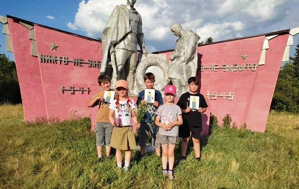 Патриотический час в ДОЛ &amp;quot;Радужный&amp;quot;.